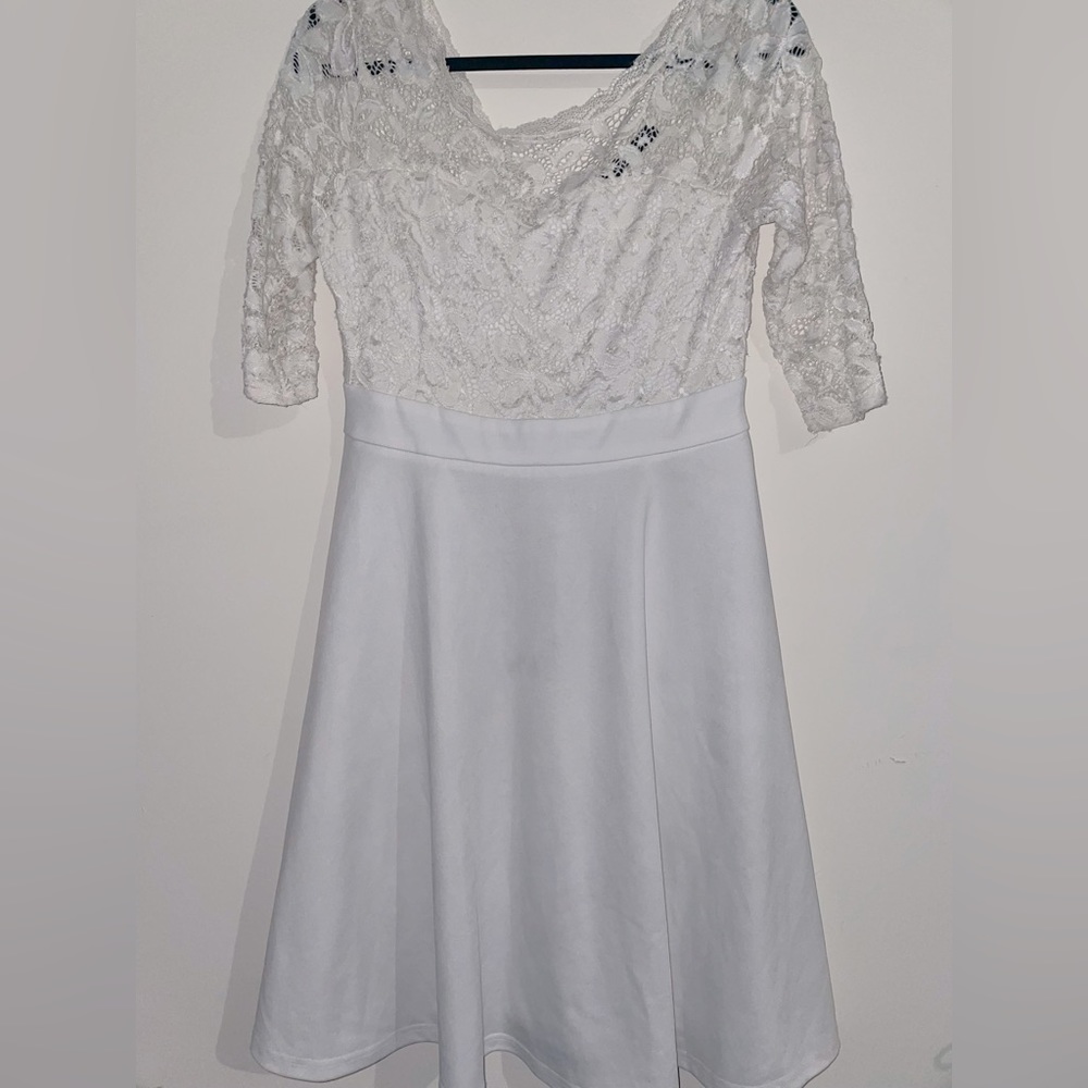 Women’s lace dress size L